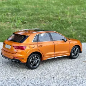 1:18 Alloy Diecast Q3 Off-road SUV Model Car 10 Sbb369f33522d466c84ebace48d8fd978z