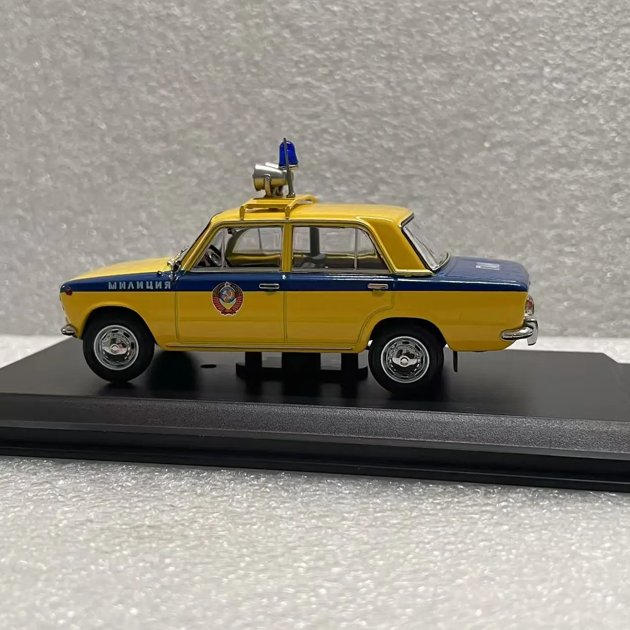 Die-cast VAZ 2101 Soviet Police Car Model 2 Die-cast VAZ 2101 Soviet Police Car Model - Image 2