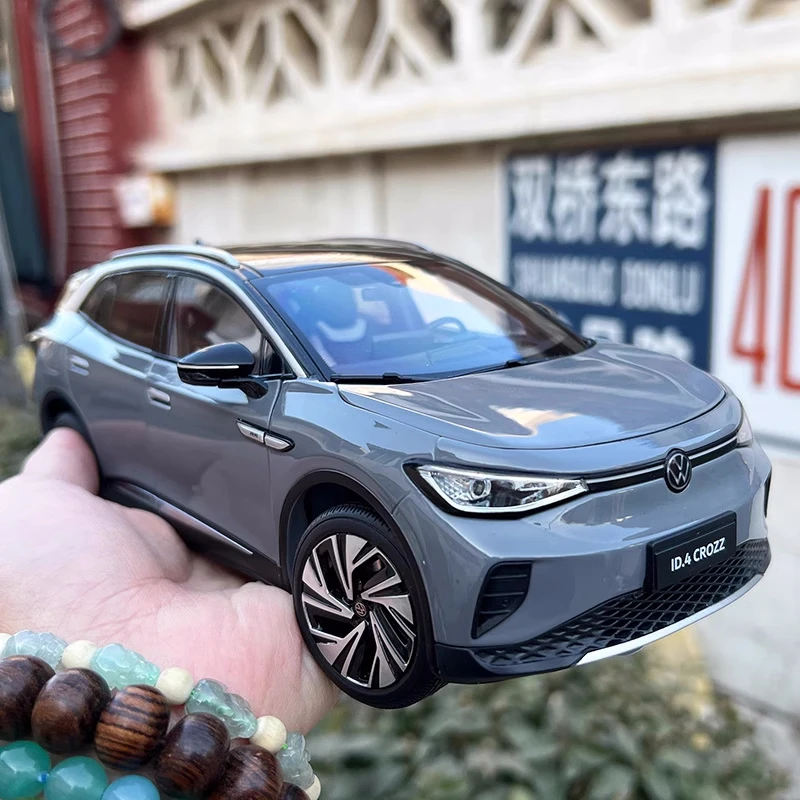 1:18 Diecast Volkswagen ID.4 Gray SUV Model 7 1:18 Diecast Volkswagen ID.4 Gray SUV Model - Image 7