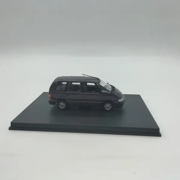 Renault Espace II 1:43 Scale Die-Cast Model - Image 3
