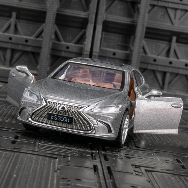 Lexus ES300h 1:35 Scale Diecast Model 4 Lexus ES300h 1:35 Scale Diecast Model - Image 4