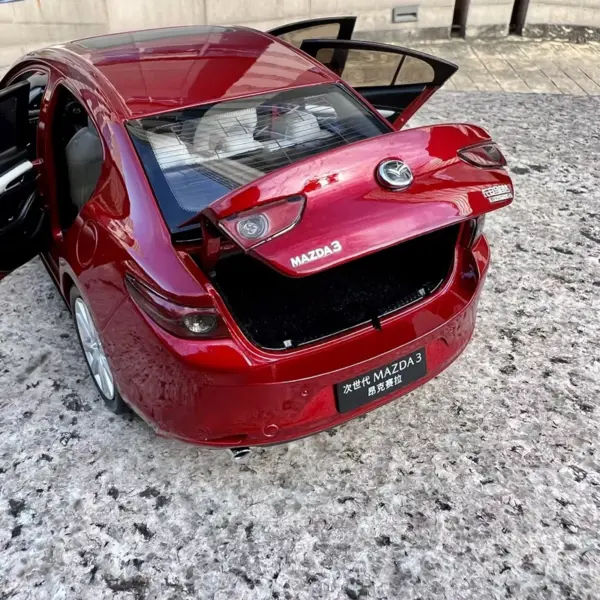 MAZDA 3 Axela 1:18 Scale Diecast Model - Image 4