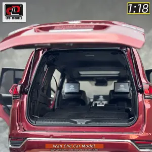 Toyota Land Cruiser LC300 ZX Diecast Model 1/18 48 Sbef0e7fb8a1e4bcb942f6cb43785b049K