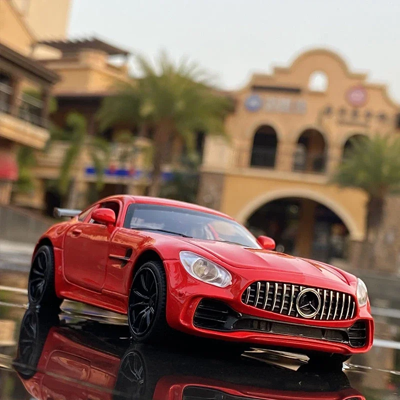 1:32 Green Mercedes-AMG GT Diecast Model Car 5 1:32 Green Mercedes-AMG GT Diecast Model Car - Image 5