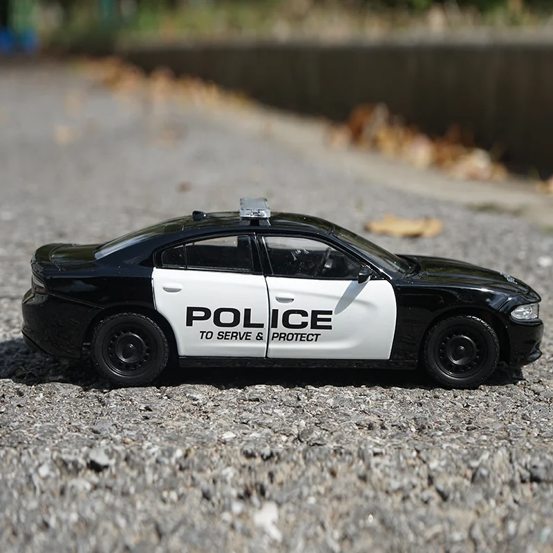 WELLY 1:24 Alloy 2016 Dodge Charger Police Car 2 WELLY 1:24 Alloy 2016 Dodge Charger Police Car - Image 2