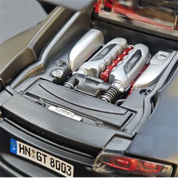 Maisto Audi R8 GT V10 1:18 Diecast Model - Image 4