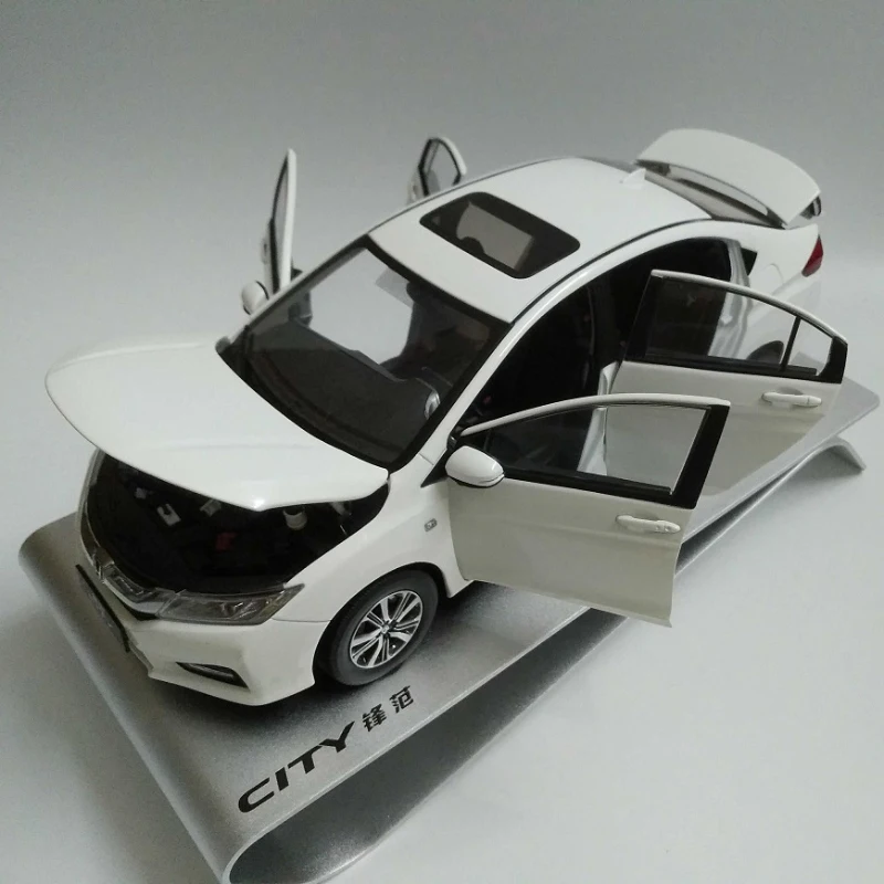 Diecast Model Car 2018 Honda City 1/18 Scale 3 Diecast Model Car 2018 Honda City 1/18 Scale - Image 3