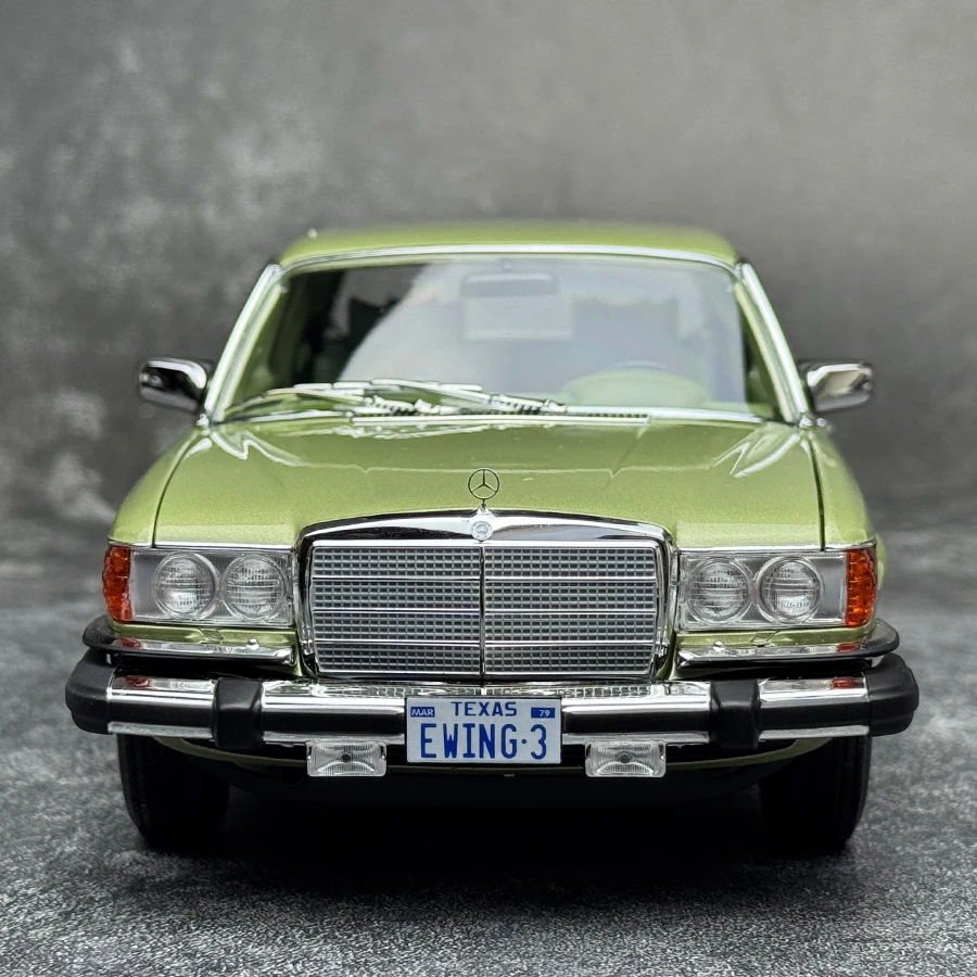 Mercedes-Benz 450 SEL 1/18 Diecast Model 5 Mercedes-Benz 450 SEL 1/18 Diecast Model - Image 5
