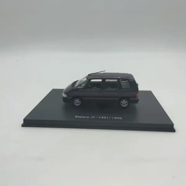 Renault Espace II 1:43 Scale Die-Cast Model - Image 4