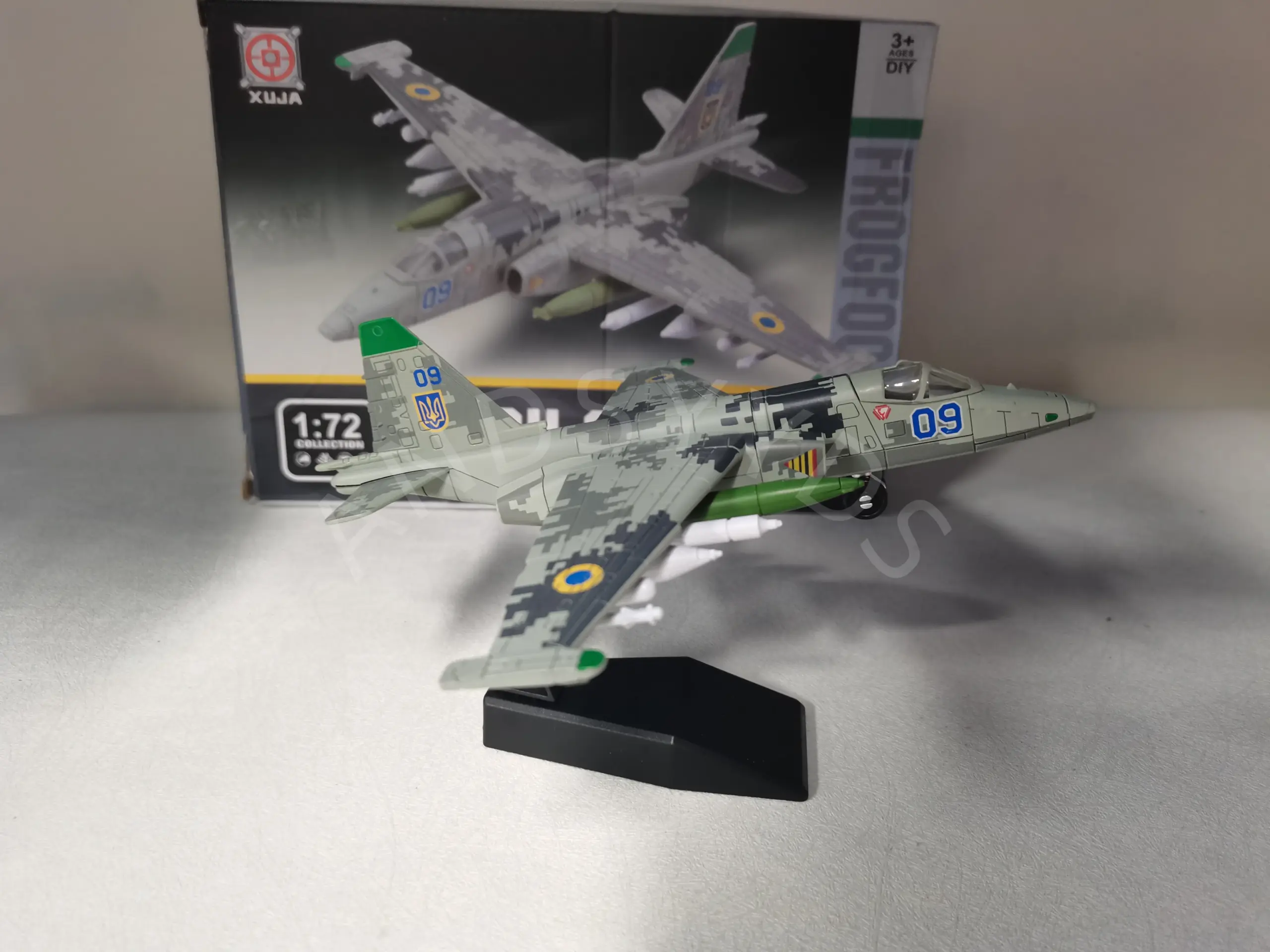 1:72 Scale SU-25 Fighter Model Kit 5 1:72 Scale SU-25 Fighter Model Kit - Image 5