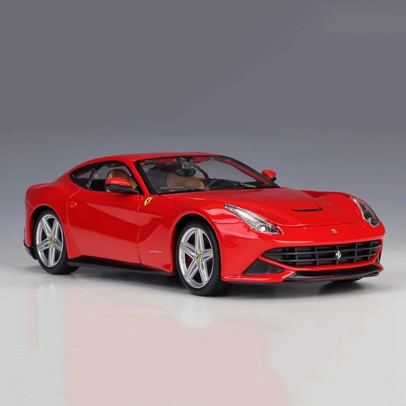 Bburago 1:24 Ferrari F12 Berlinetta Diecast Model 2 Bburago 1:24 Ferrari F12 Berlinetta Diecast Model - Image 2