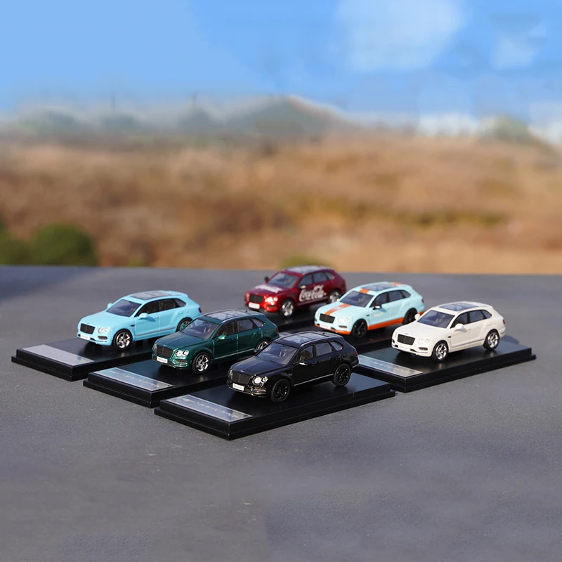 1:64 Scale Bentayga SUV Model in Green 3 1:64 Scale Bentayga SUV Model in Green - Image 3