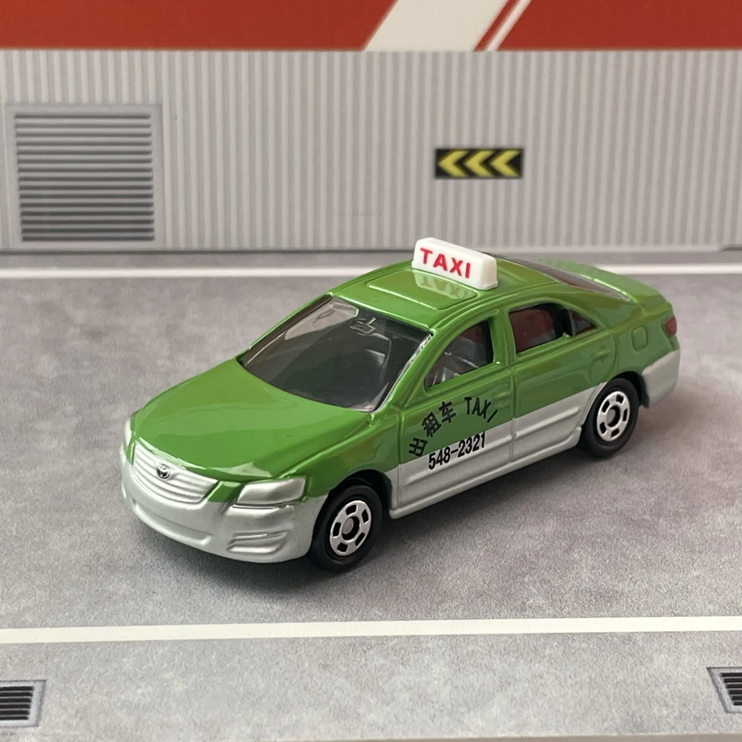 Takara Tomy Tomica CN-02 Toyota Camry Taxi Model 2 Takara Tomy Tomica CN-02 Toyota Camry Taxi Model - Image 2