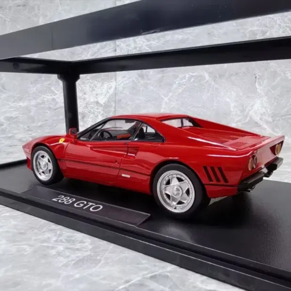 Ferrari 288 GTO 1:18 Scale Diecast Model - Image 5