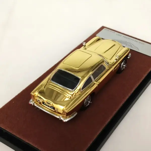1:64 Scale Aston Martin DB5 Diecast Models - Image 3