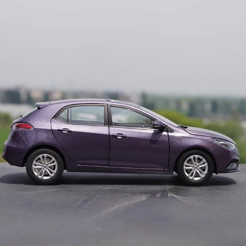 Diecast 1:18 Scale SAIC MG5 Model Car 3 Diecast 1:18 Scale SAIC MG5 Model Car - Image 3