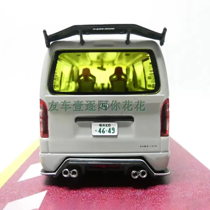 TARMAC WORKS 1:43 Toyota Hiace Van Diecast Set 10 TARMAC WORKS 1:43 Toyota Hiace Van Diecast Set - Image 10