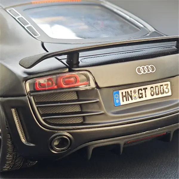Maisto Audi R8 GT V10 1:18 Diecast Model - Image 5