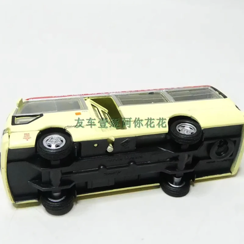 1/64 Scale Diecast Red Minibus Model 6 1/64 Scale Diecast Red Minibus Model - Image 6