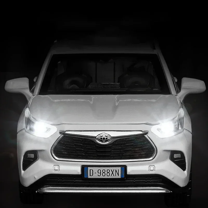 1:32 Scale Black Toyota Highlander Model 6 1:32 Scale Black Toyota Highlander Model - Image 6