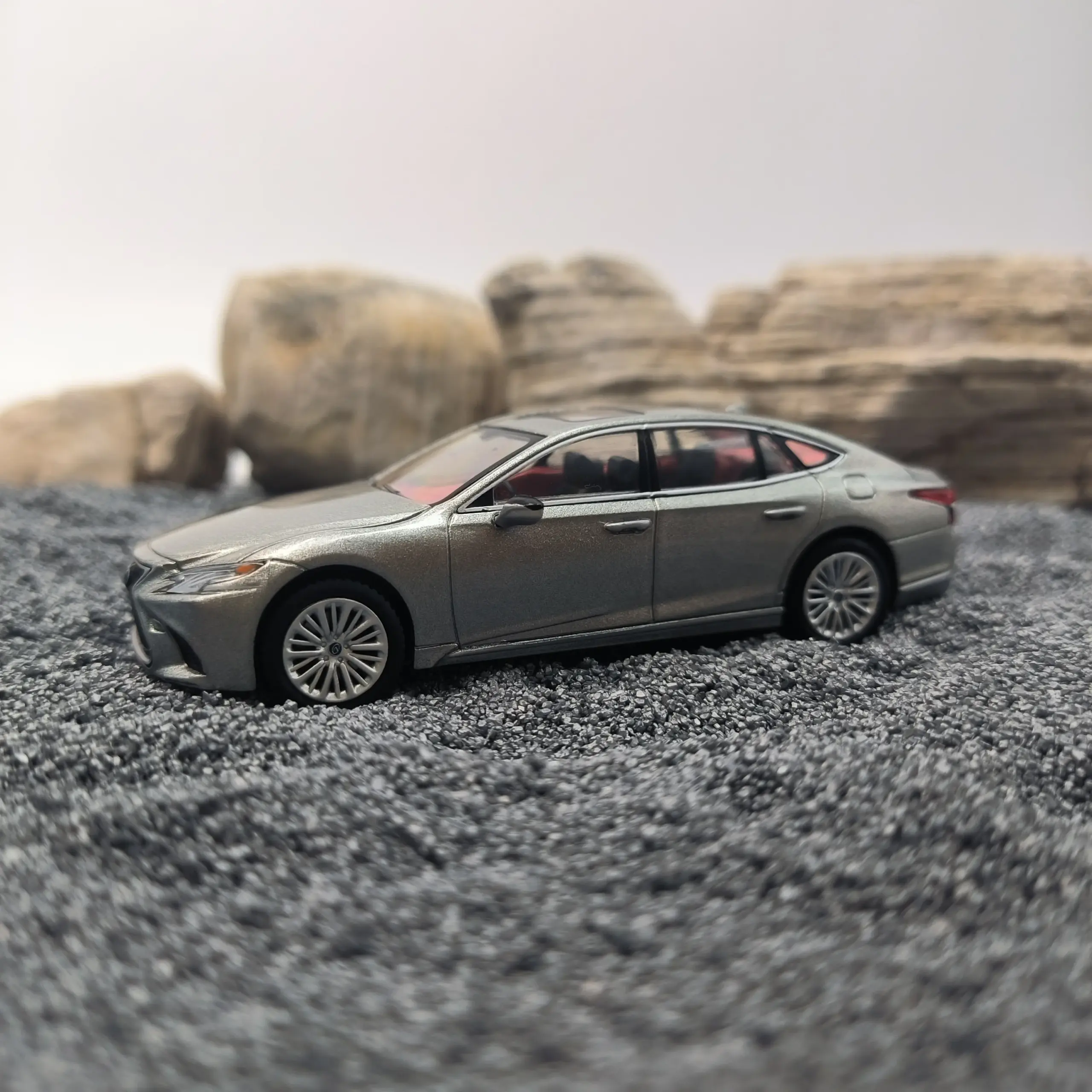 MASDI 1:64 Glossy Black Alloy Car Model 9 MASDI 1:64 Glossy Black Alloy Car Model - Image 9