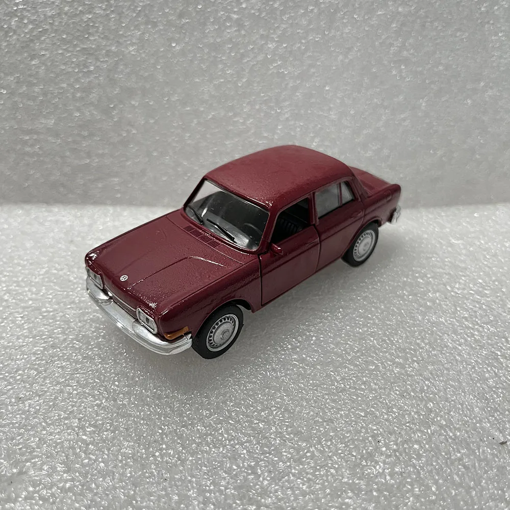 Volkswagen 1600 Diecast Model 1:43 Scale Classic 4 Volkswagen 1600 Diecast Model 1:43 Scale Classic - Image 4
