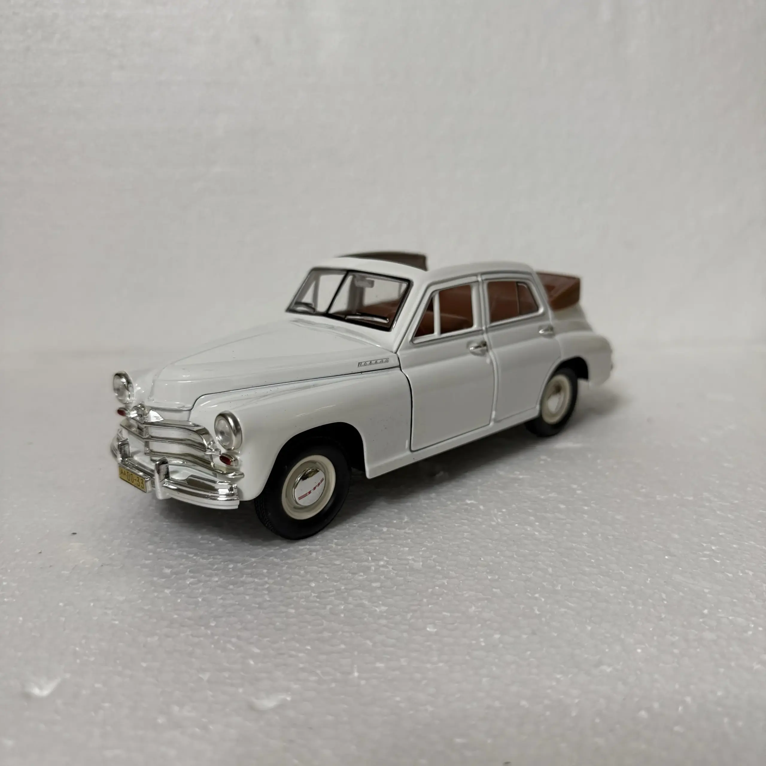 Gaz M20 Pobeda 1:24 Diecast Model Car 6 Gaz M20 Pobeda 1:24 Diecast Model Car - Image 6