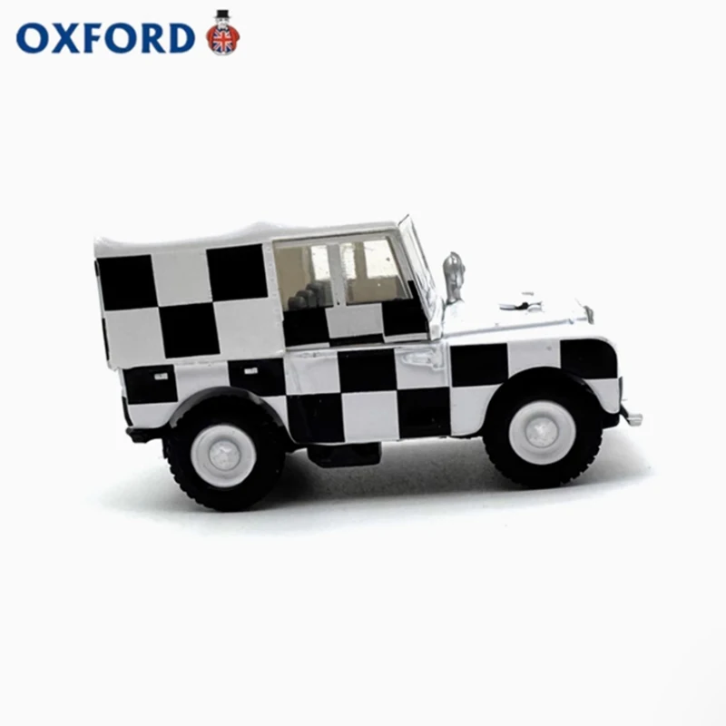 1:76 Scale Land Rover Desert Rescue Model 2 1:76 Scale Land Rover Desert Rescue Model - Image 2