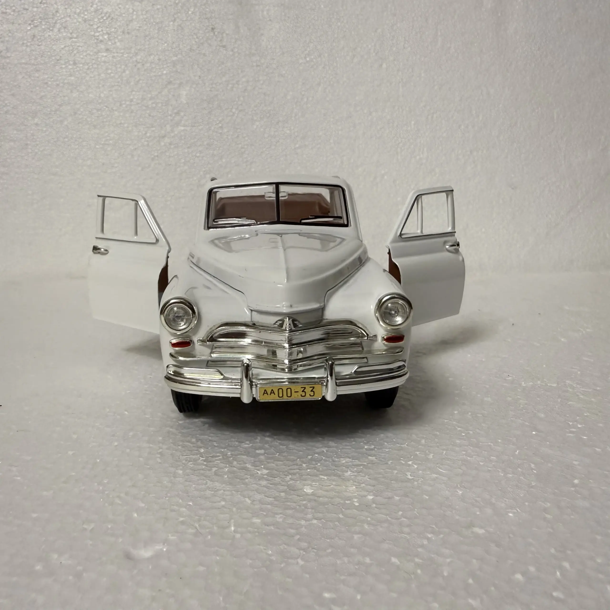 Gaz M20 Pobeda 1:24 Diecast Model Car 5 Gaz M20 Pobeda 1:24 Diecast Model Car - Image 5