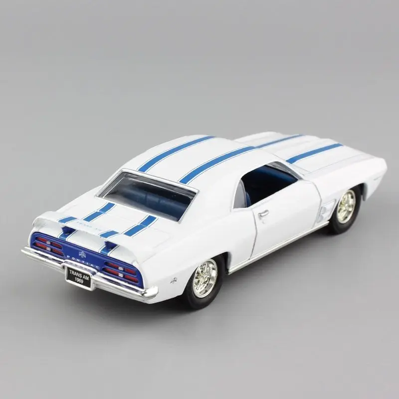 1:43 Scale Pontiac Firebird TRANS AM Model 5 1:43 Scale Pontiac Firebird TRANS AM Model - Image 5