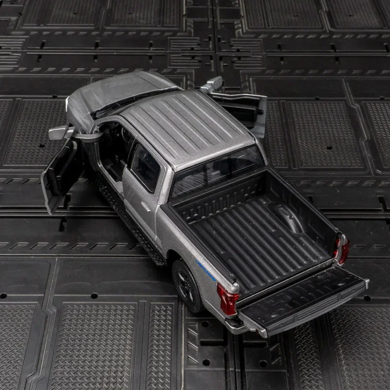 1:36 Scale Ford F-150 Lightning Die-Cast Model 3 1:36 Scale Ford F-150 Lightning Die-Cast Model - Image 3