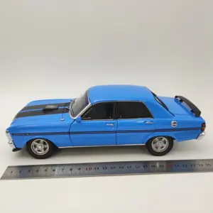 1/18 Scale Ford Falcon Diecast Model Car 11 Sd2c53942399842198a40e956508e7c10Q