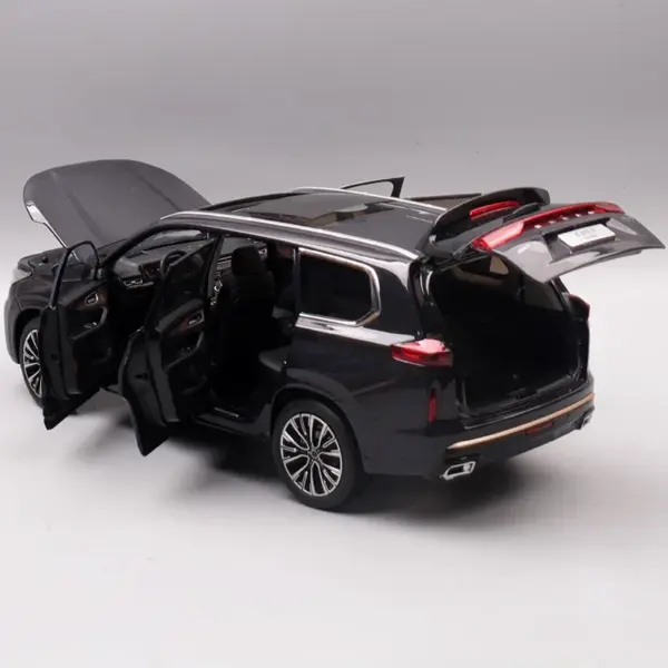 Chery EXEED VX 2022 Diecast Model 1:18 Scale - Image 4