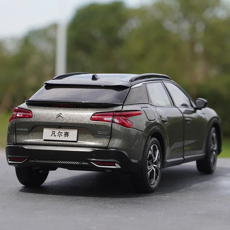 1:18 Scale Die-Cast Model Citroen C5 X 2 1:18 Scale Die-Cast Model Citroen C5 X - Image 2