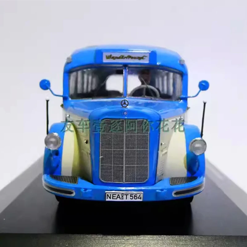 Benz O 6600 Tour Bus Diecast Model 1:43 Scale 4 Benz O 6600 Tour Bus Diecast Model 1:43 Scale - Image 4