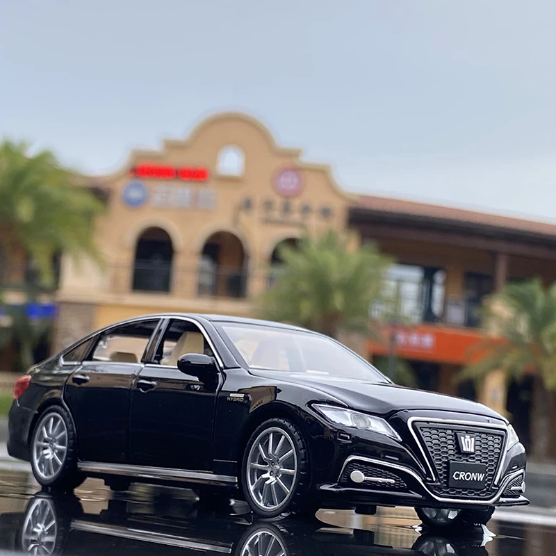 1:32 Black Toyota Crown Diecast Model Car 2 1:32 Black Toyota Crown Diecast Model Car - Image 2