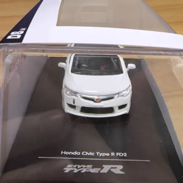 Honda Civic Type R FD2 Diecast Model 1:64 Scale - Image 4