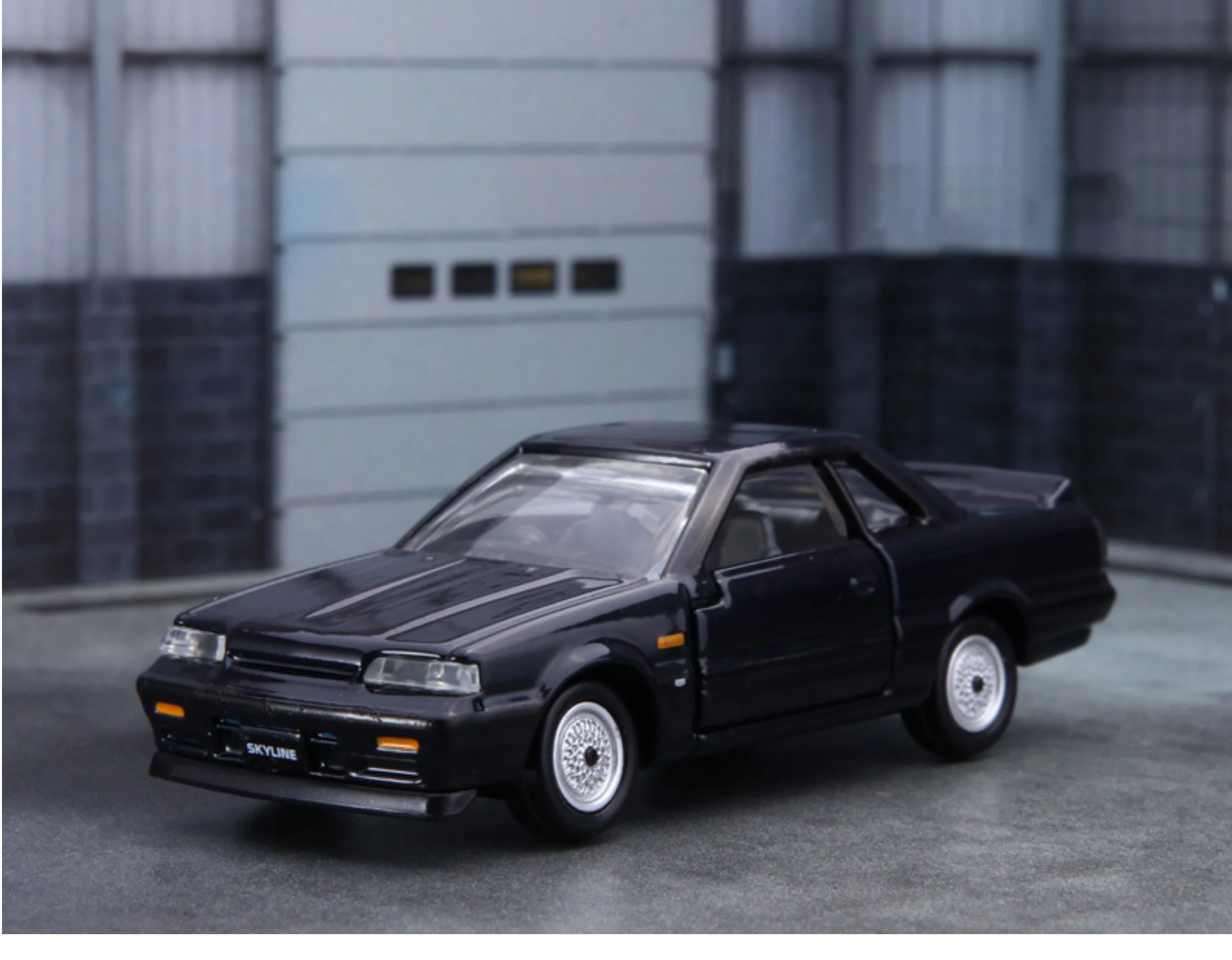 TOMY Nissan Skyline GTS-R Diecast Model 7cm 5 TOMY Nissan Skyline GTS-R Diecast Model 7cm - Image 5
