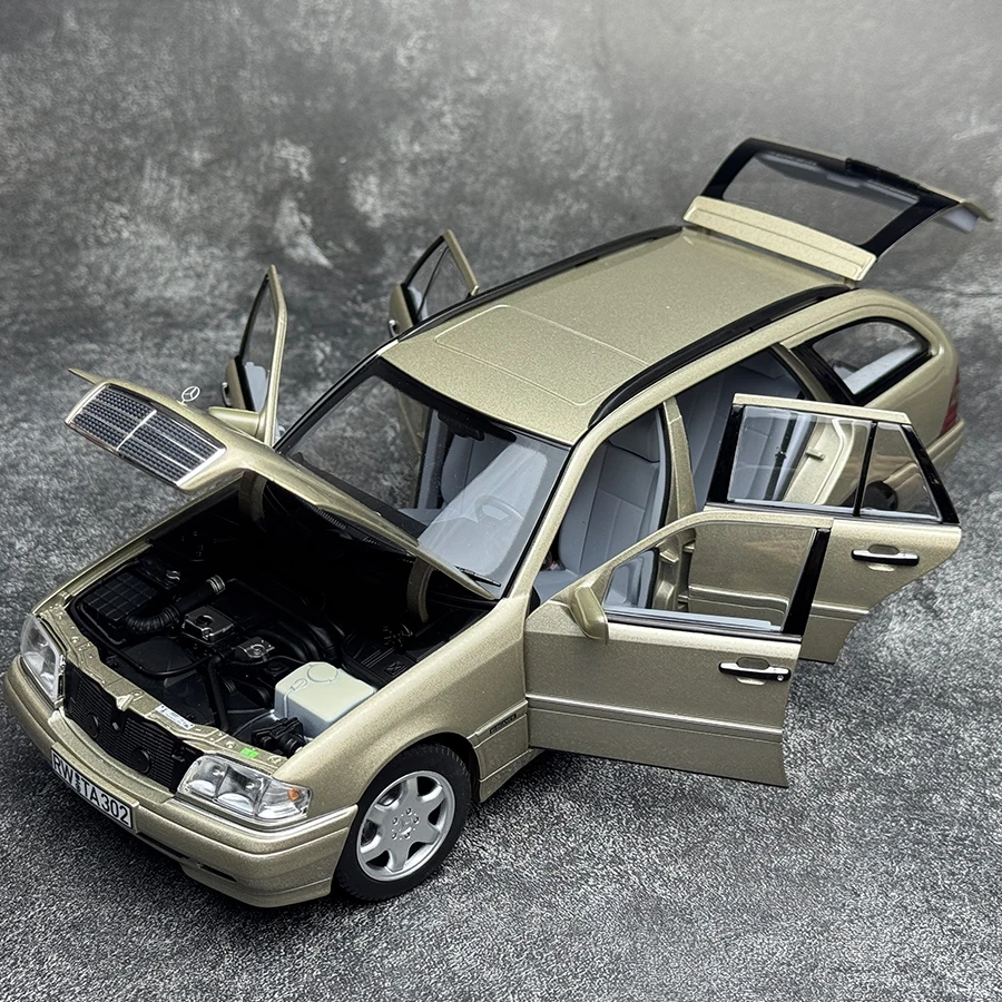 1/18 Scale Benz C-Class T-Model Diecast Model 4 1/18 Scale Benz C-Class T-Model Diecast Model - Image 4