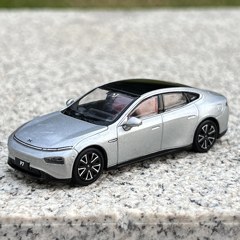 1/64 Xpeng P7 Lime Green Diecast Model Car 5 1/64 Xpeng P7 Lime Green Diecast Model Car - Image 5