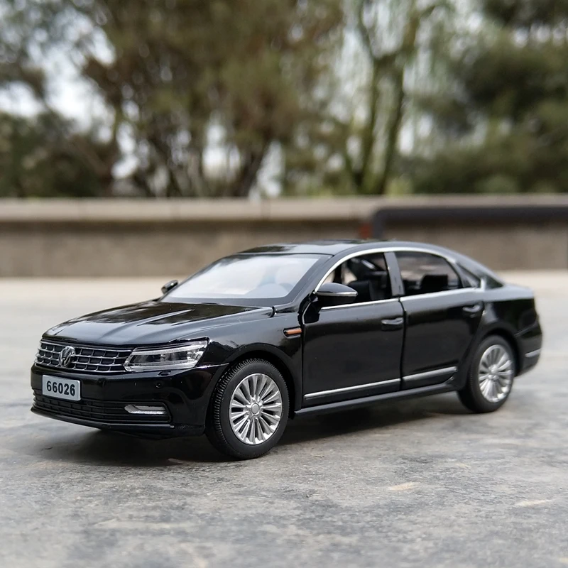 1:32 Alloy Muscle Car Model with Sound and Light 10 1:32 Alloy Muscle Car Model with Sound and Light - Image 10