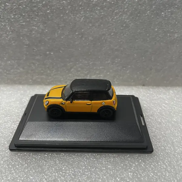Die-Cast Mini Cooper 1:76 Scale Model - Image 4