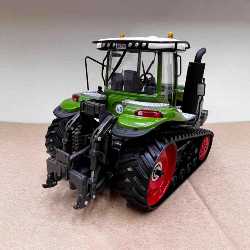 Diecast Fendt 1165 MT Tractor Model 1/32 Scale 5 Diecast Fendt 1165 MT Tractor Model 1/32 Scale - Image 5