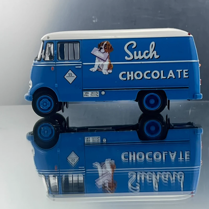 1/43 Scale Mercedes L319 Van Diecast Model 2 1/43 Scale Mercedes L319 Van Diecast Model - Image 2