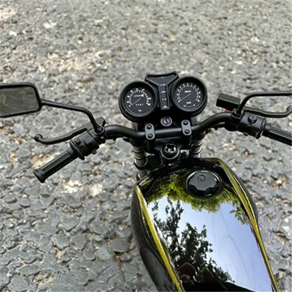 Yamaha RZ250 RD250LC 1:12 Scale Diecast Model - Image 6