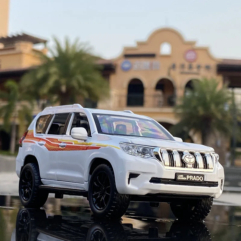 1:32 Black Toyota Prado Diecast Model Car 2 1:32 Black Toyota Prado Diecast Model Car - Image 2