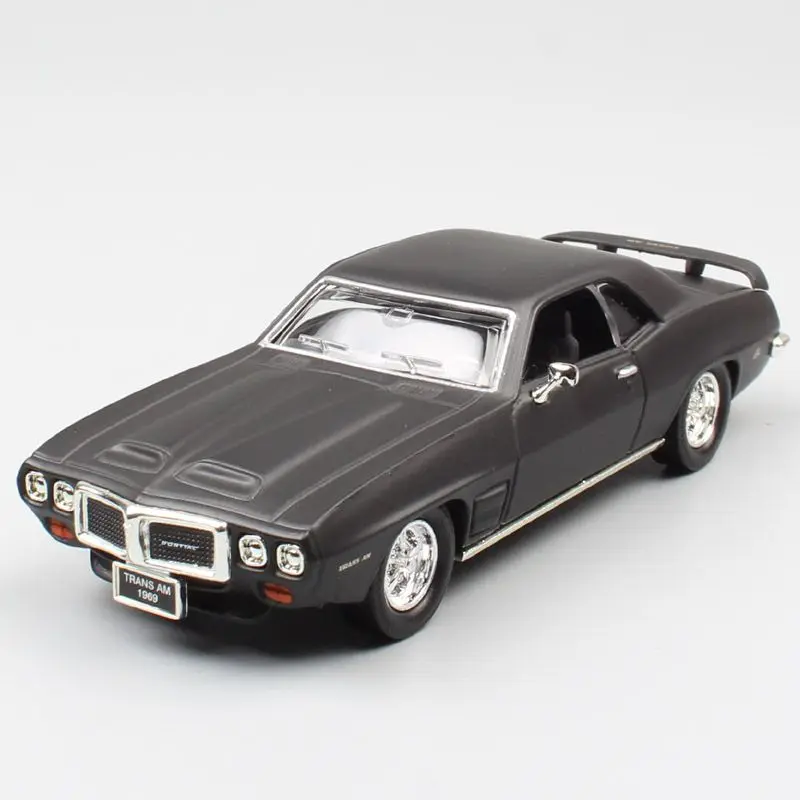 1:43 Scale Pontiac Firebird TRANS AM Model 2 1:43 Scale Pontiac Firebird TRANS AM Model - Image 2