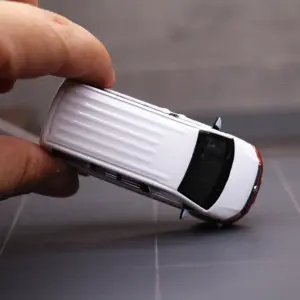 1:64 Volkswagen Multivan T6 Diecast Model Red 10 Se33a135e2eea4efe87c10a5cbae3b3e3P