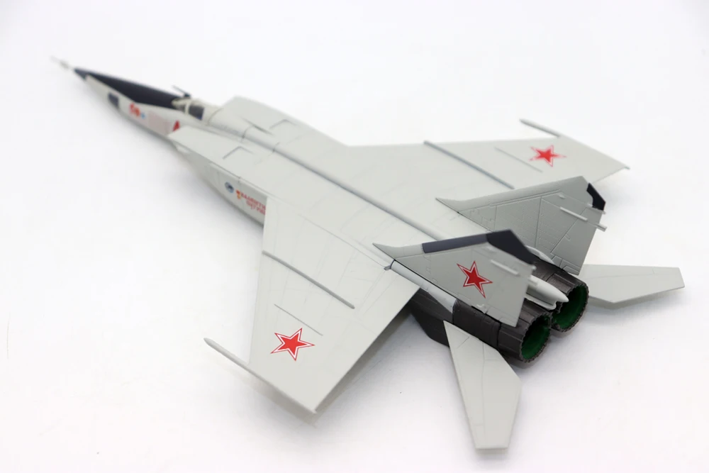 MiG-25RBT FOXBAT B 1/100 Scale Model 5 MiG-25RBT FOXBAT B 1/100 Scale Model - Image 5