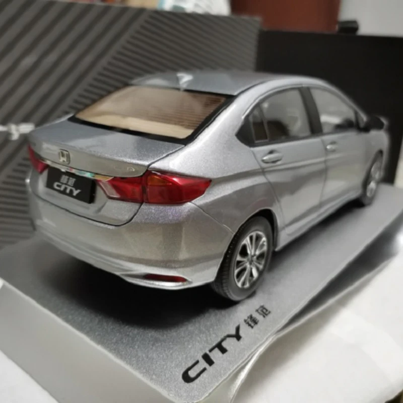 Diecast Model Car 2018 Honda City 1/18 Scale 4 Diecast Model Car 2018 Honda City 1/18 Scale - Image 4